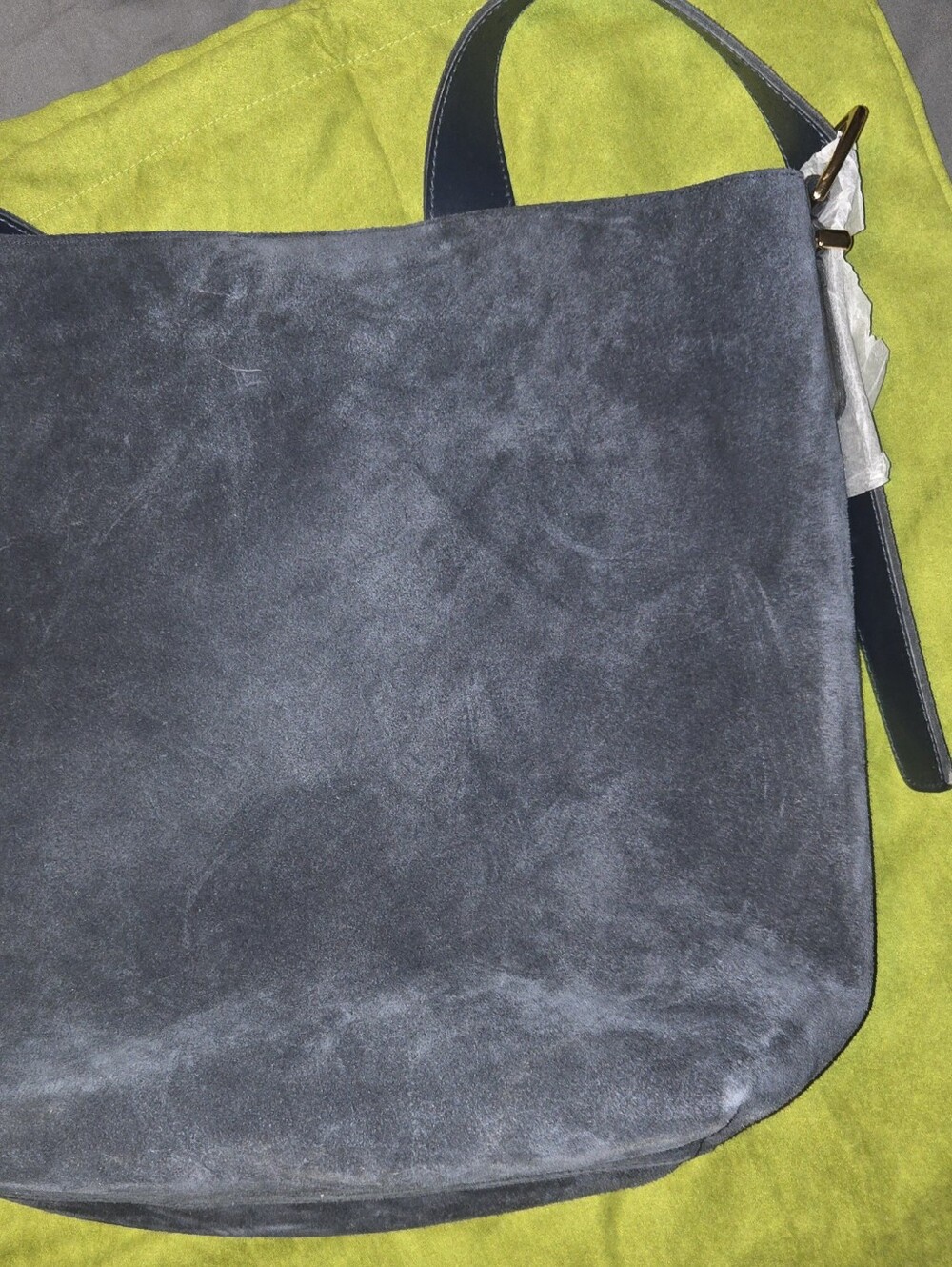 MadewellThe Essential Bucket Tote in Suede - Picture 4 of 4